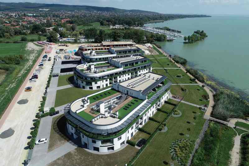 eladó berendezett apartman Keszthelyen